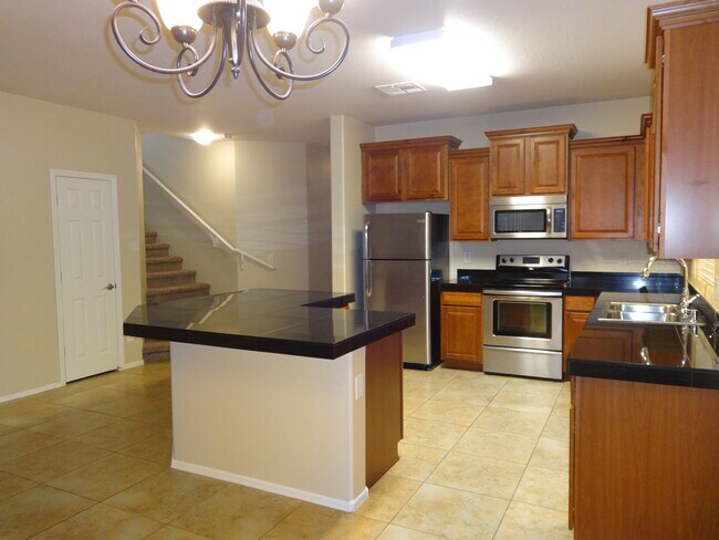 7600 W Spur Dr Peoria, AZ 85383 photo 2