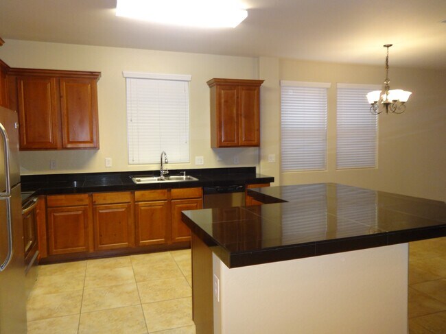 7600 W Spur Dr Peoria, AZ 85383 photo 3