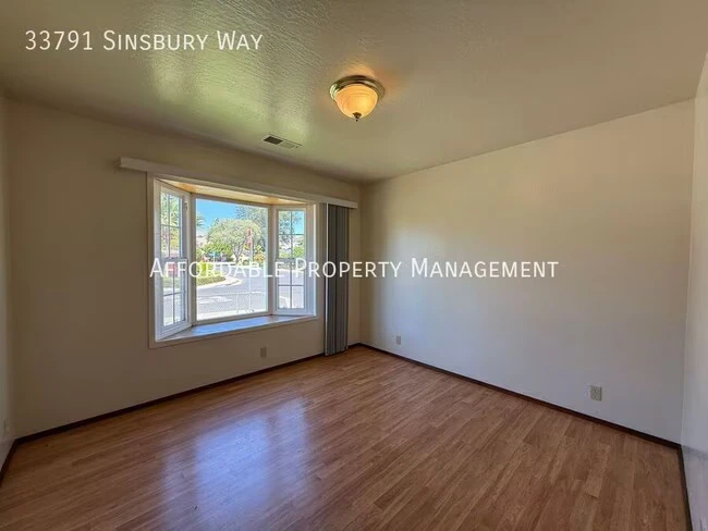 33791 Sinsbury Way Union City, CA 94587 photo 2