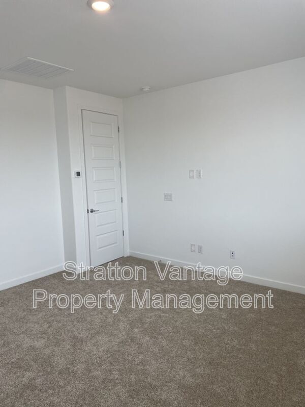 5626 S 26th Ln Phoenix, AZ 85041 photo 3