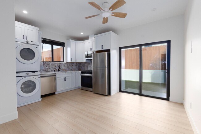 1879 Frankfort St San Diego, CA 92110 photo 4