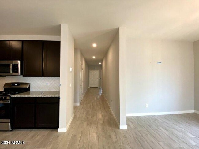 976 E White Wing Dr Casa Grande, AZ 85122 photo 3