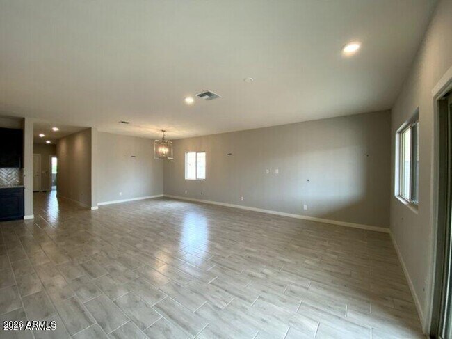 976 E White Wing Dr Casa Grande, AZ 85122 photo 4