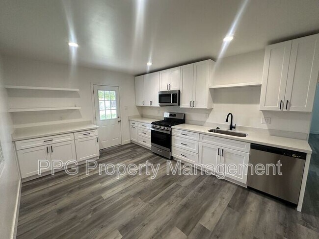 3311 E Yale St Phoenix, AZ 85008 photo 2