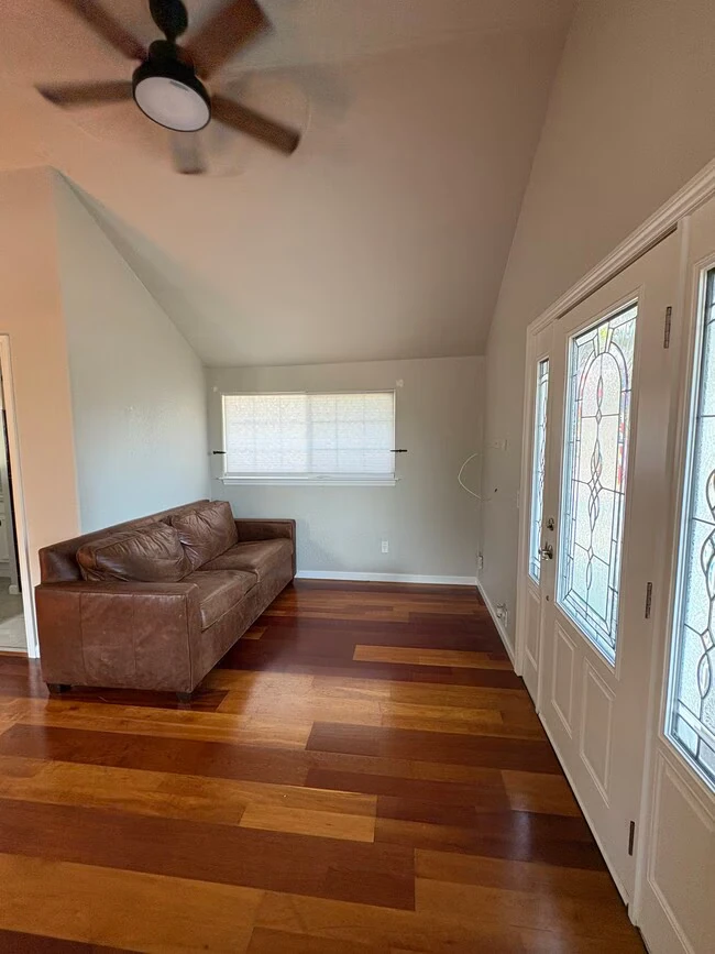 1 Pearce St Petaluma, CA 94952 photo 4