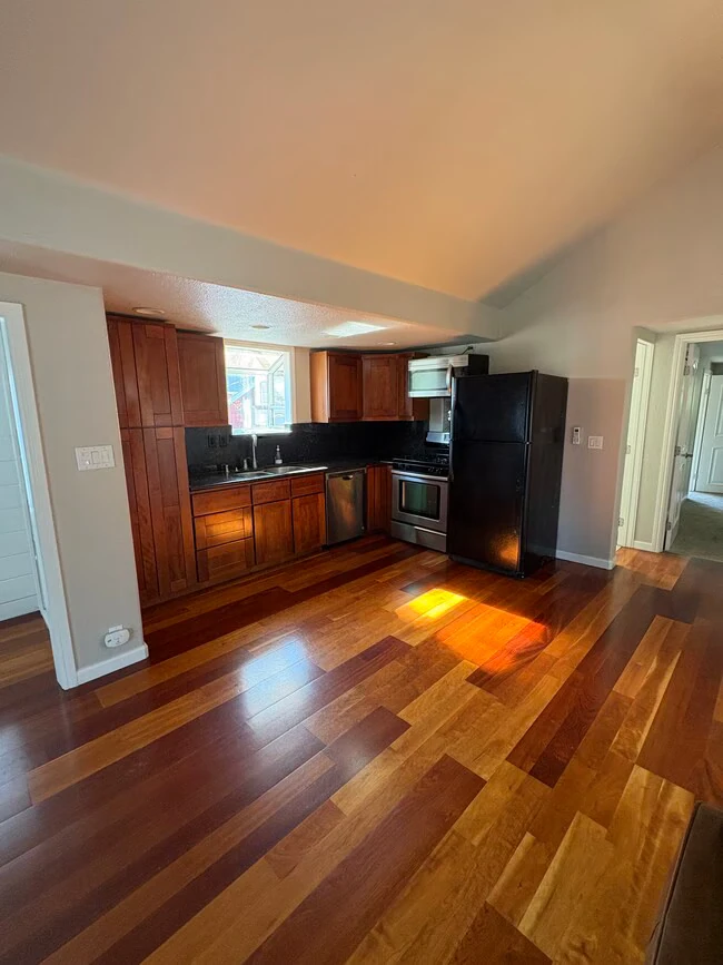 1 Pearce St Petaluma, CA 94952 photo 5