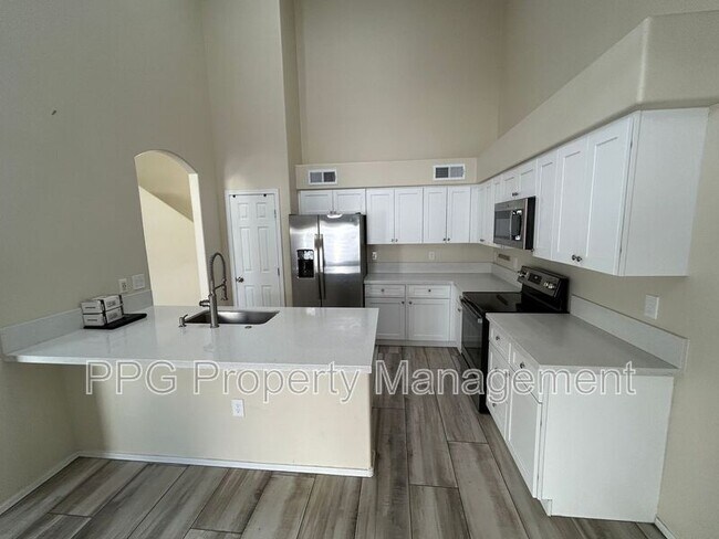 7490 W Denaro Dr Glendale, AZ 85308 photo 2