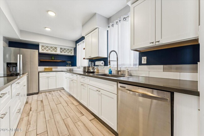 3242 E Camelback Rd Phoenix, AZ 85018 photo 5