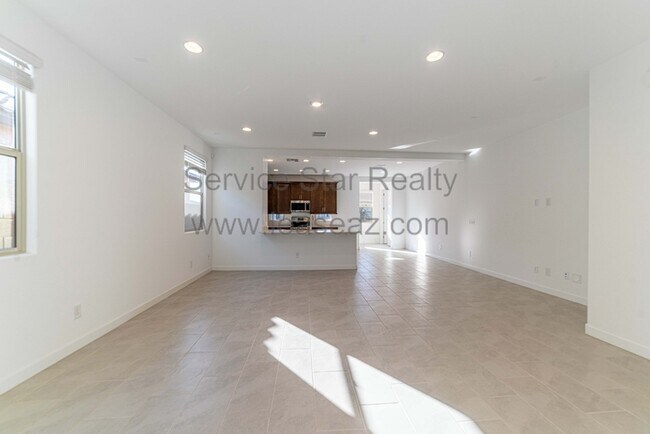 4344 N 91st Gln Phoenix, AZ 85037 photo 3