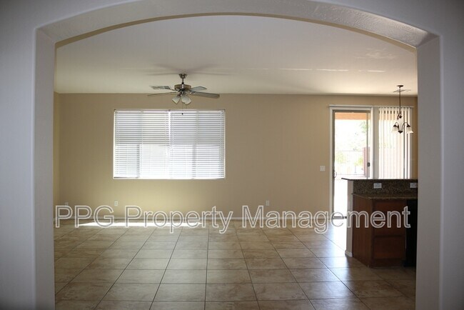 14551 W Laurel Ln Surprise, AZ 85379 photo 2