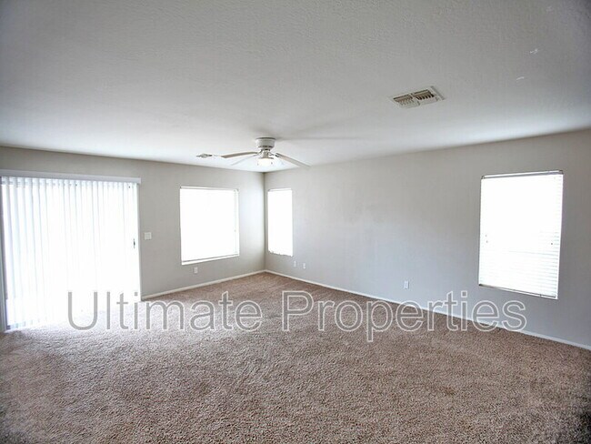 21983 W Gardenia Dr Buckeye, AZ 85326 photo 4
