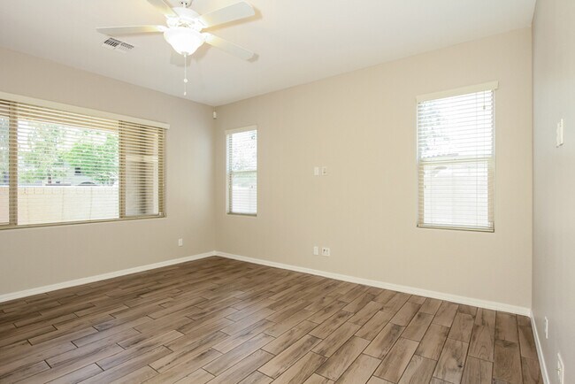 4733 E Olive Ave Gilbert, AZ 85234 photo 5