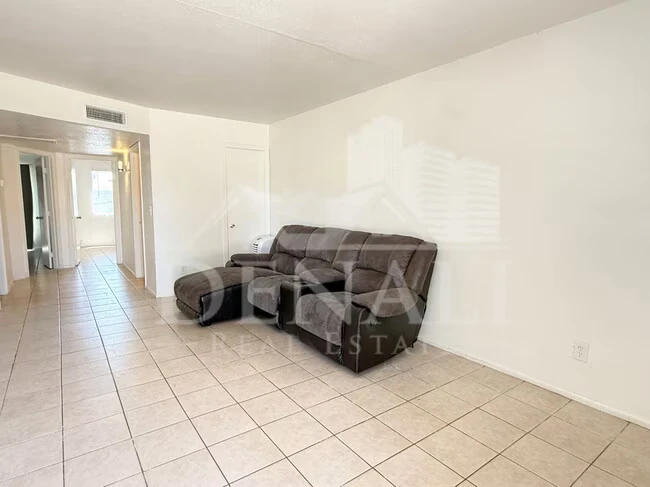 2061 S Apache Dr Apache Junction, AZ 85120 photo 2