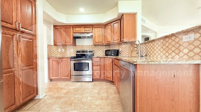837 W Shellfish Dr Gilbert, AZ 85233 photo 2