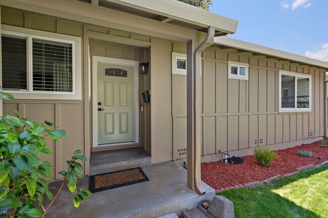 Remodeled 3bd/2ba Home With Award Winning Schools! photo 3