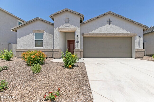 2856 West Seaver Avenue, Apache Junction, AZ 85120 photo 2