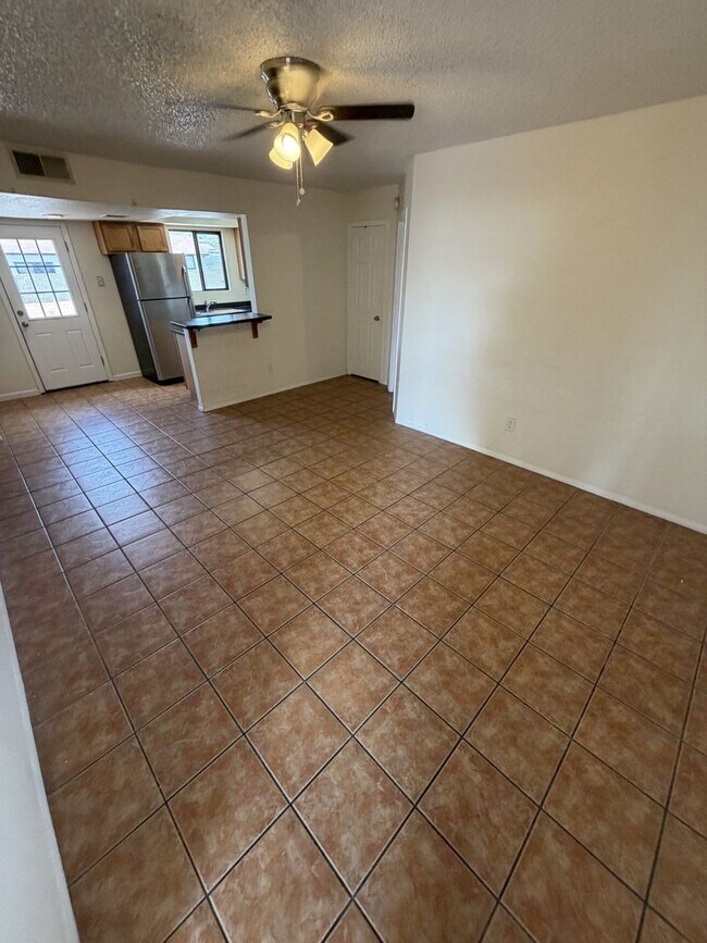 1336 E Mountain View Rd Phoenix, AZ 85020 photo 4