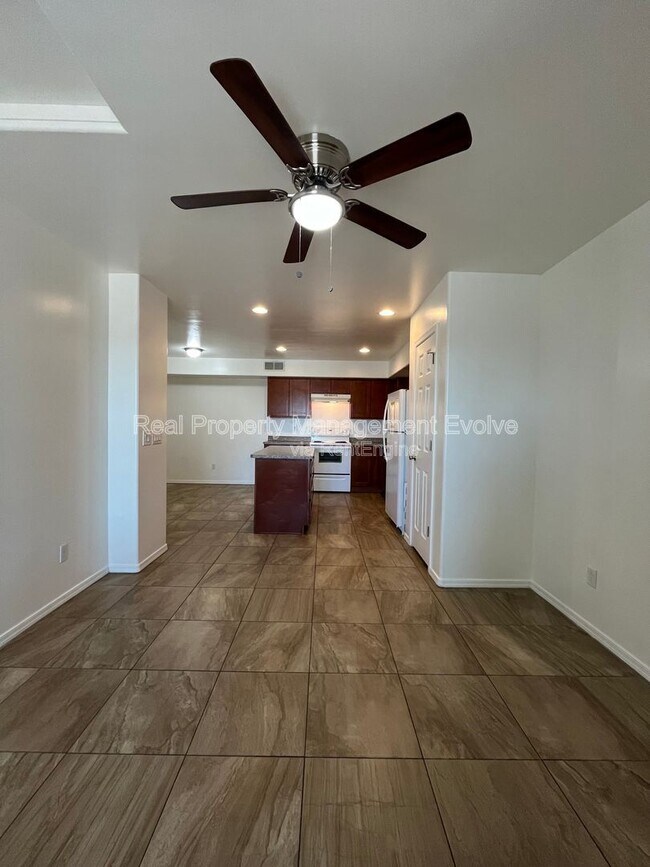 10402 N 9th Ave Phoenix, AZ 85021 photo 4