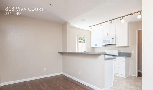 818 Viva Ct Solana Beach, CA 92075 photo 4