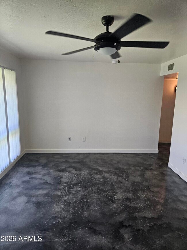 1511 E Rovey Ave Phoenix, AZ 85014 photo 3