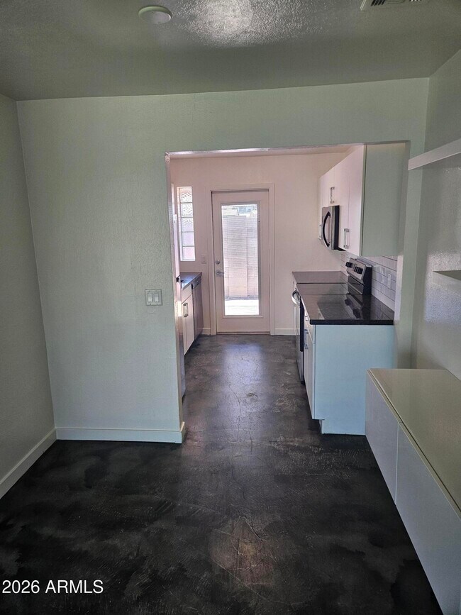 1511 E Rovey Ave Phoenix, AZ 85014 photo 5