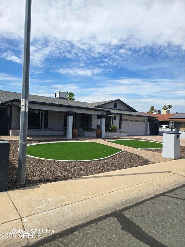 3745 W Lupine Ave Phoenix, AZ 85029 photo 2