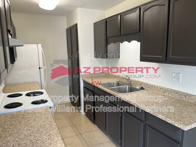 6033 W Golden Ln Glendale, AZ 85302 photo 4
