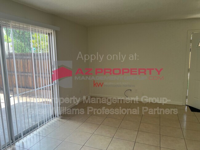 6033 W Golden Ln Glendale, AZ 85302 photo 5