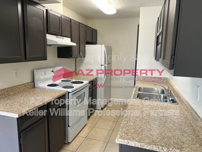6033 W Golden Ln Glendale, AZ 85302 photo 3