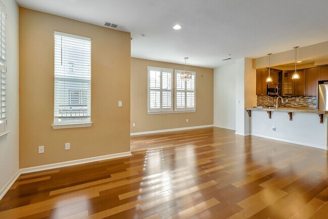 851 Gaspar Vis San Jose, CA 95126 photo 2