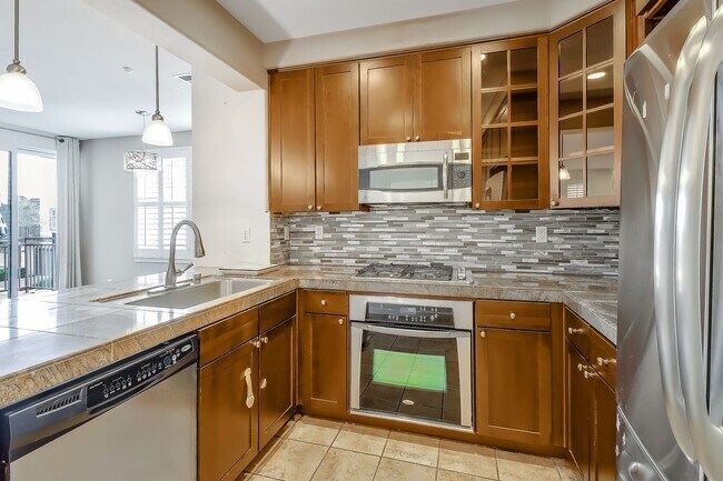 851 Gaspar Vis San Jose, CA 95126 photo 5