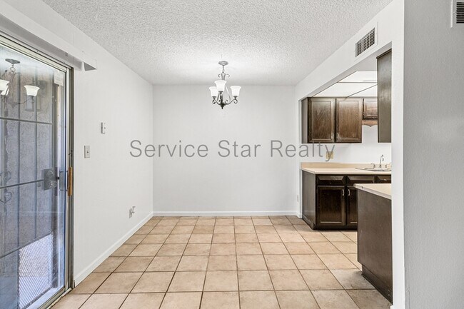 6074 W Golden Ln Glendale, AZ 85302 photo 5