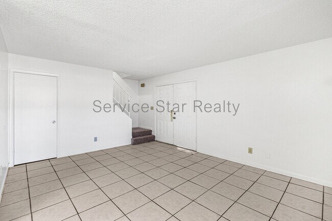 6074 W Golden Ln Glendale, AZ 85302 photo 3