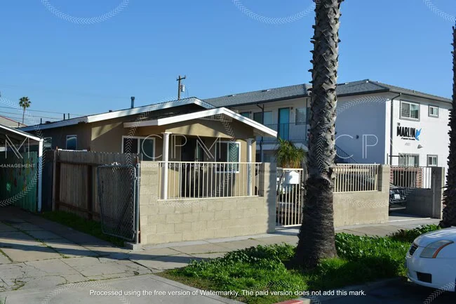 4067 37th St photo 2