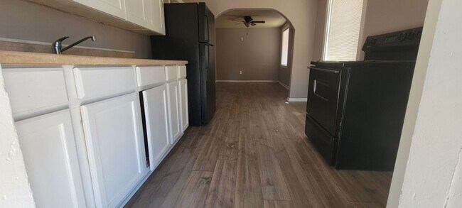 3334 E Cambridge Ave Phoenix, AZ 85008 photo 4