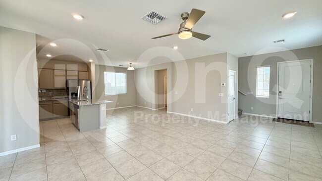 17381 W Daley Ln Surprise, AZ 85387 photo 5