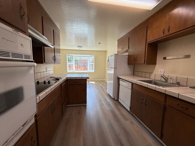 1420 Primrose Way, Cupertino, CA 95014 photo 3