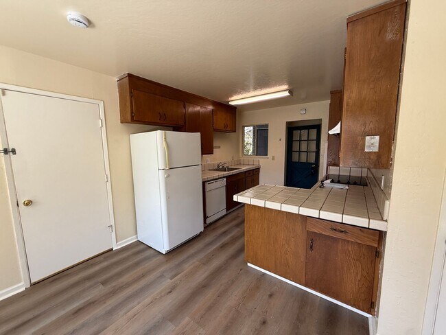 1420 Primrose Way, Cupertino, CA 95014 photo 4