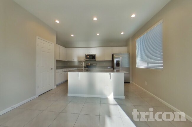 8628 E Posada Ave Mesa, AZ 85212 photo 3