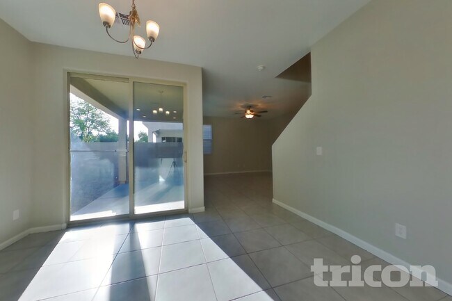 8628 E Posada Ave Mesa, AZ 85212 photo 4