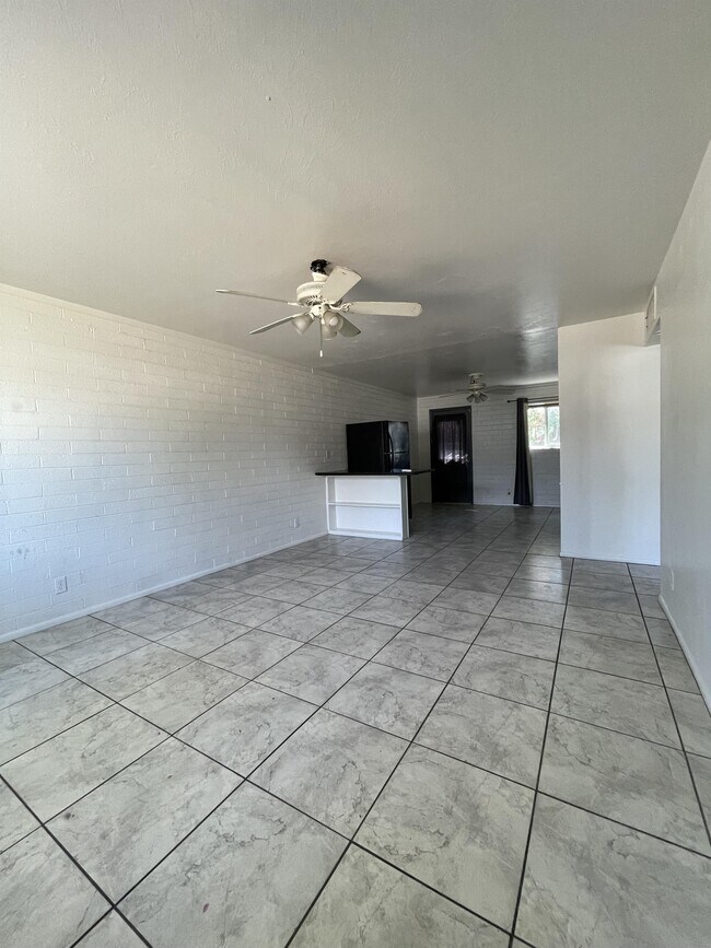 9816 N 15th St Phoenix, AZ 85020 photo 3