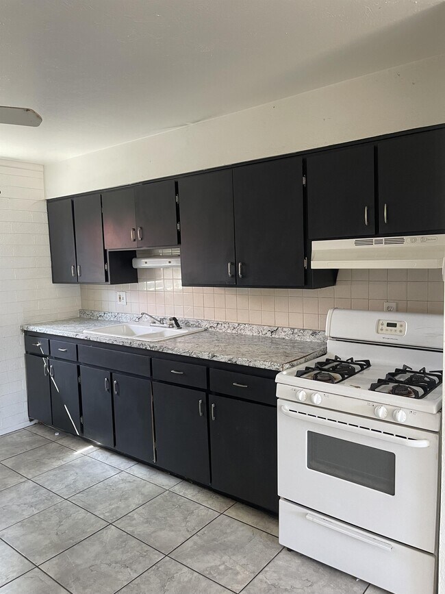 9816 N 15th St Phoenix, AZ 85020 photo 2