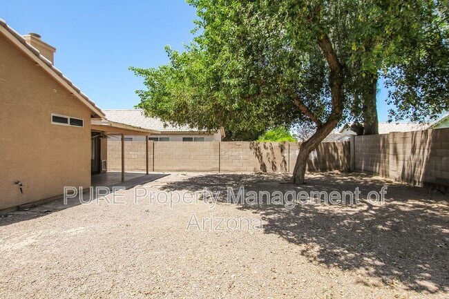 3526 W Questa Dr Glendale, AZ 85310 photo 4
