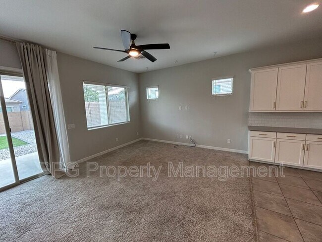 18915 W Shaw Butte Dr Surprise, AZ 85388 photo 3