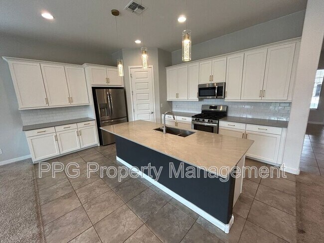 18915 W Shaw Butte Dr Surprise, AZ 85388 photo 2