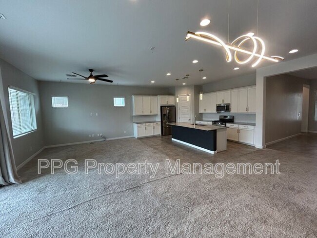 18915 W Shaw Butte Dr Surprise, AZ 85388 photo 5