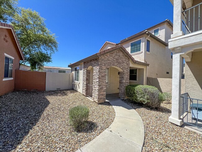 7016 South 7th Lane, Phoenix, AZ 85041 photo 2