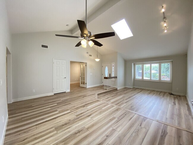 2620 El Aguila Ln Carlsbad, CA 92009 photo 5