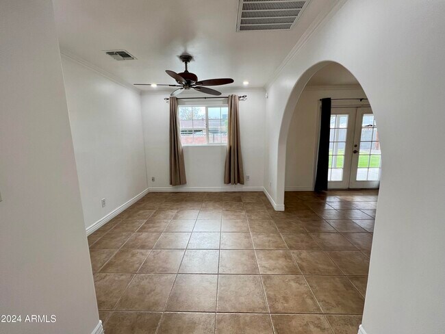 2914 N 49th Ave Phoenix, AZ 85031 photo 5