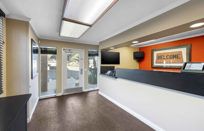 Furnished Studio-San Diego - Fashion Valley photo 5